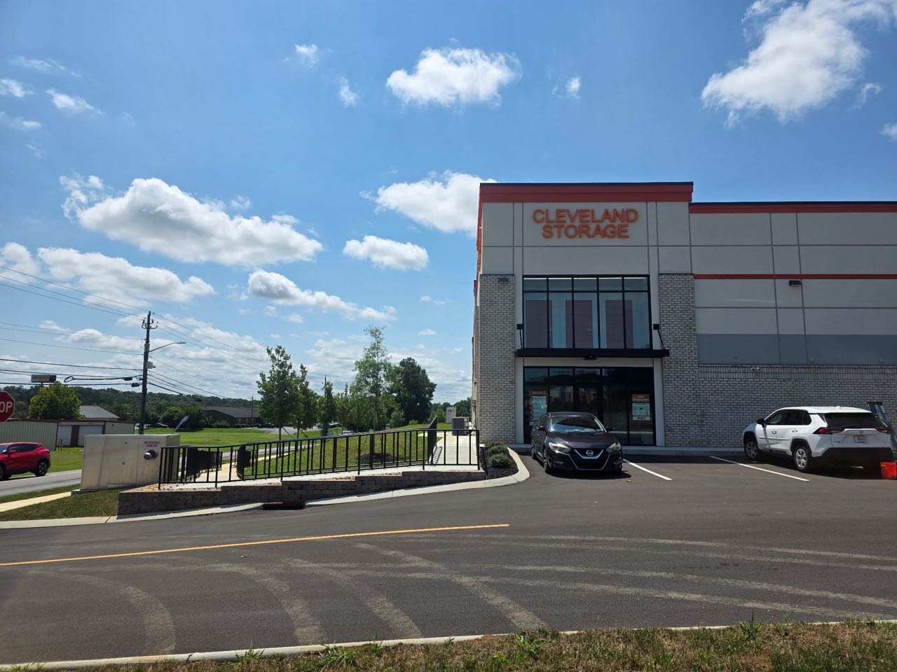 Pytes HV48100 SE Brings Backup Power and Solar Self-Consumption to Tennessee Storage Facility